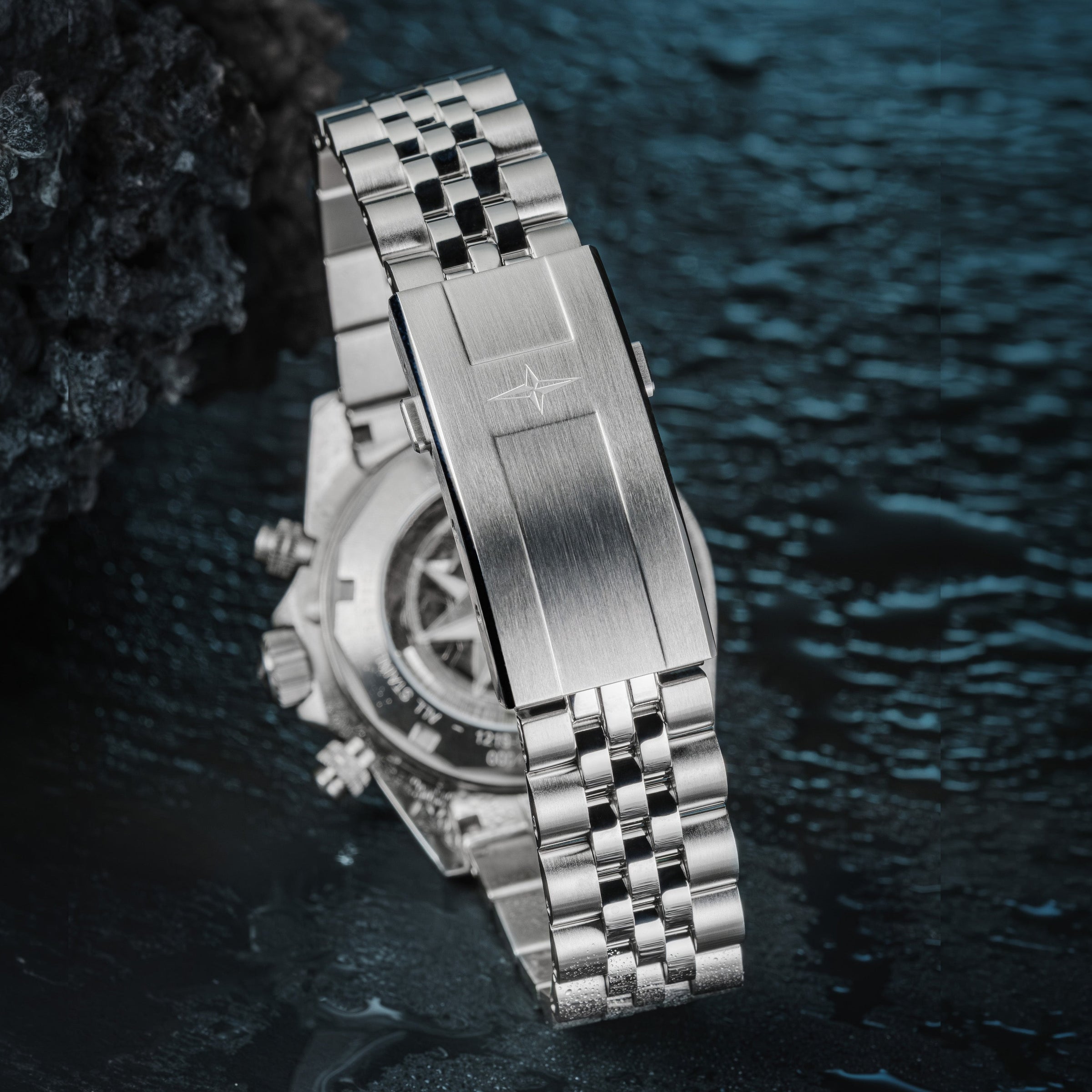 Ternos Professional Chronograph – DAVOSA Swiss