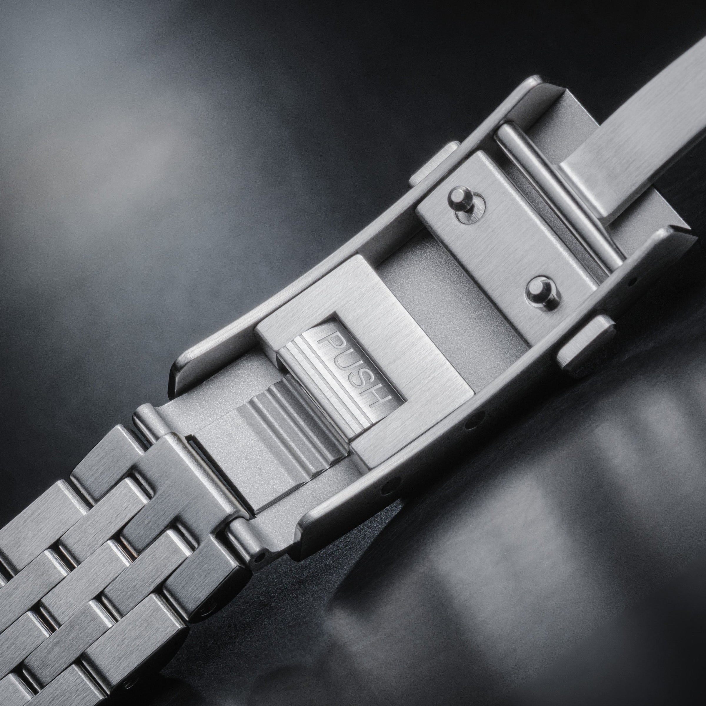 Ternos Ceramic GMT – DAVOSA Swiss